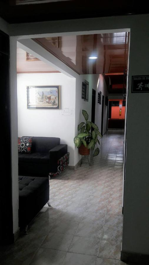 Hospedaje Santa Barbara Buga Exterior foto